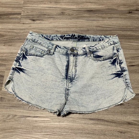 Vanilla Star | Women's Light Blue Denim Jean Shorts - Picture 1 of 5